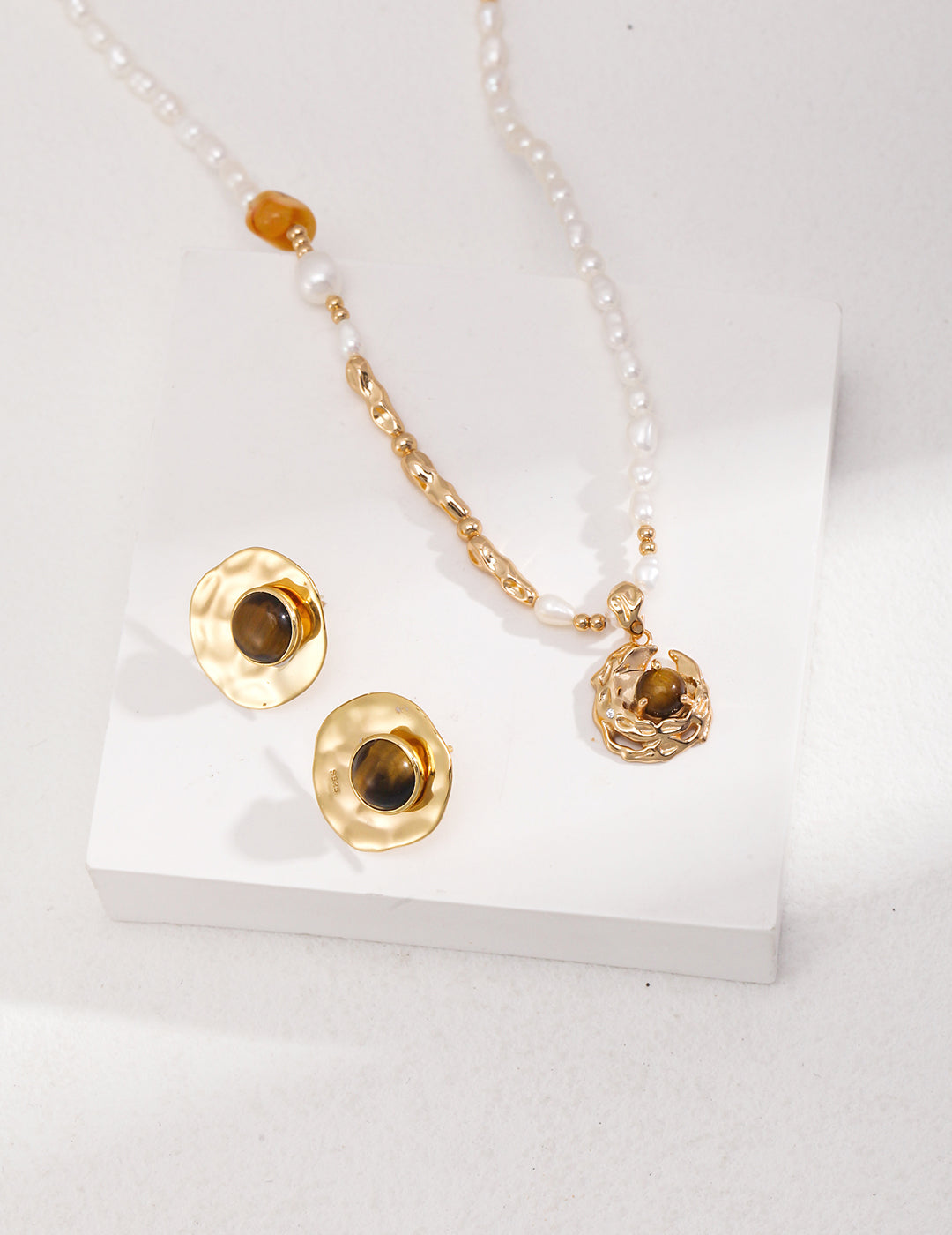 AB STYLE STERLING SILVER TIGER EYE STONE COIN PENDANT NECKLACE