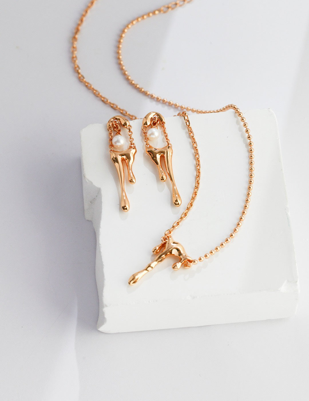 STERLING SILVER DRIPPING PENDANT NECKLACE