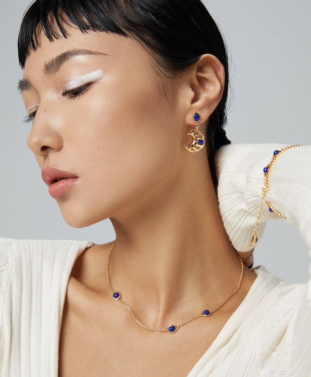 STERLING SILVER CRESCENT MOON HOLLOW EARRINGS