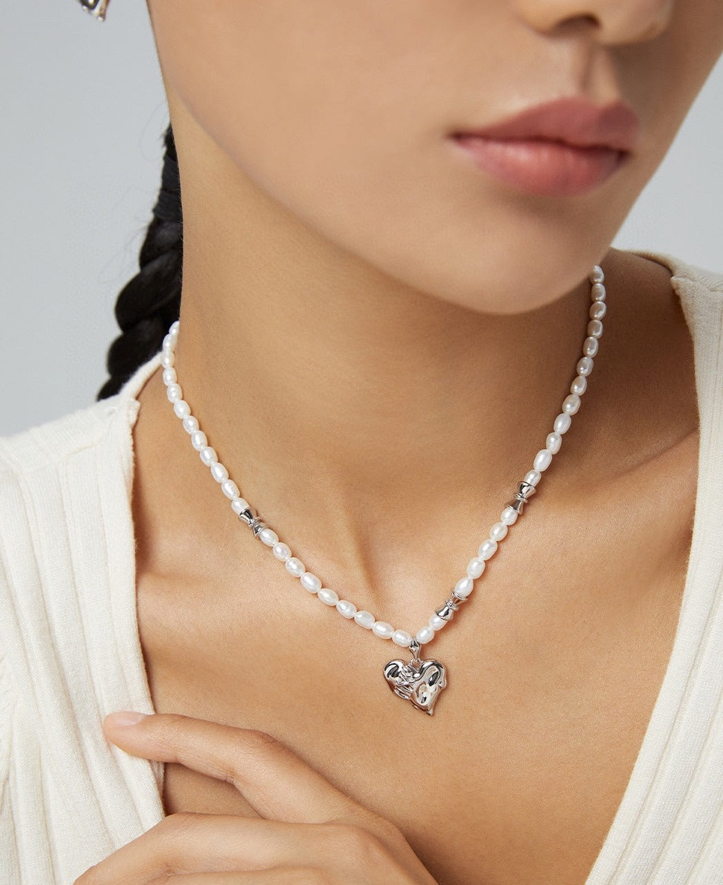 LOVE STITCHES SERIES STERLING SILVER HEART NECKLACE