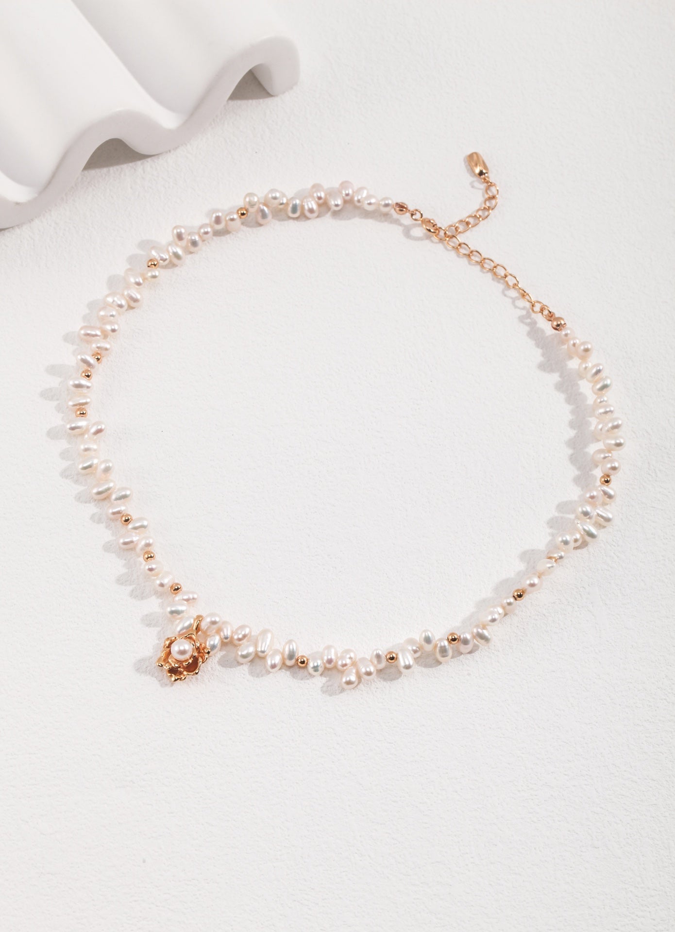 CAMELLIA PEARL NECKLACE