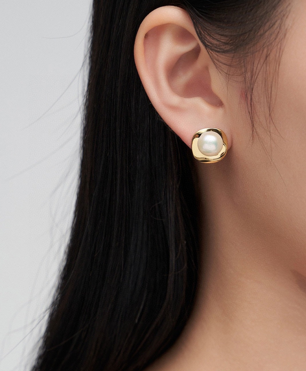 SIMPLE VERSATILE STERLING SILVER NATURAL PEARL EARRINGS