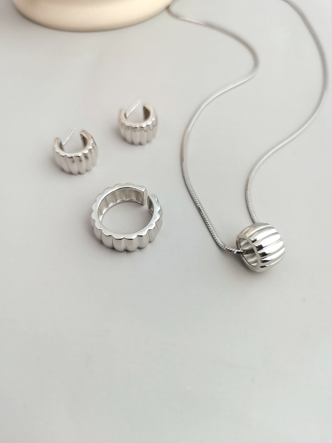 STERLING SILVER GEAR SERIES VERSATILE HOOP EARRINGS