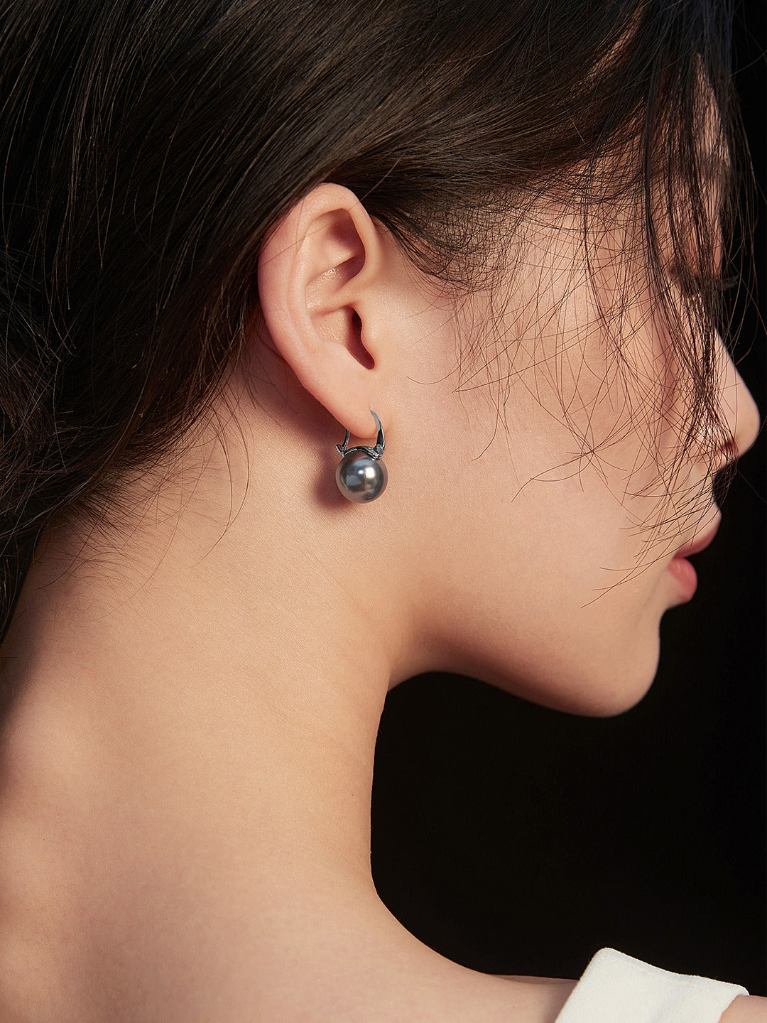 STERLING SILVER CLASSIC SHELL BEAD EARRINGS