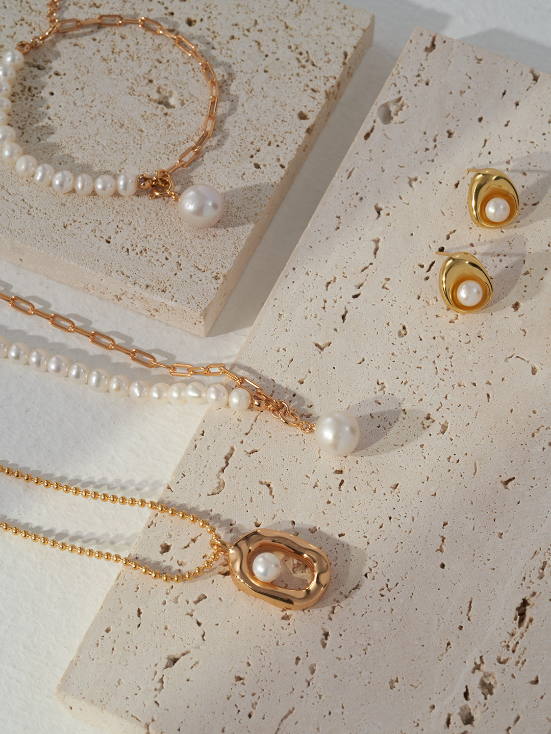 NATURAL BAROQUE PEARL BRACELET