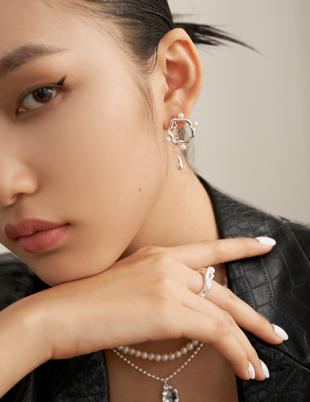 AB STYLE ASYMMETRICAL EARRINGS