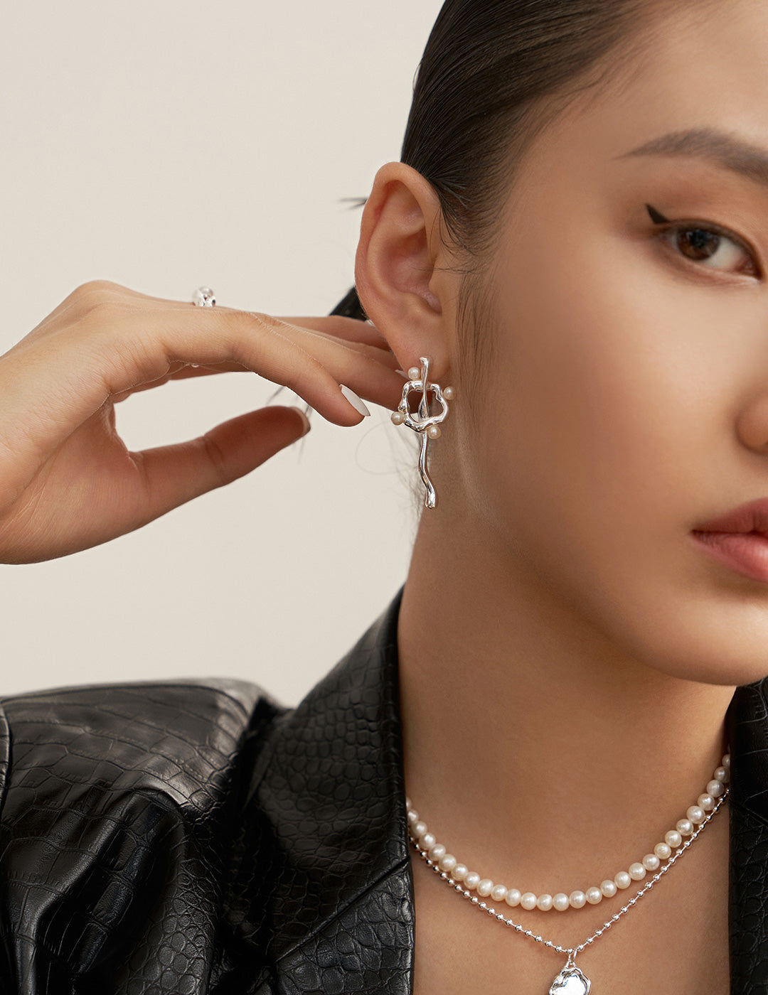 AB STYLE ASYMMETRICAL EARRINGS
