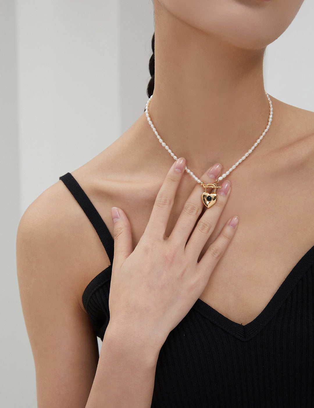STERLING SILVER LOVE-SHAPED RICE PEARL NECKLACE