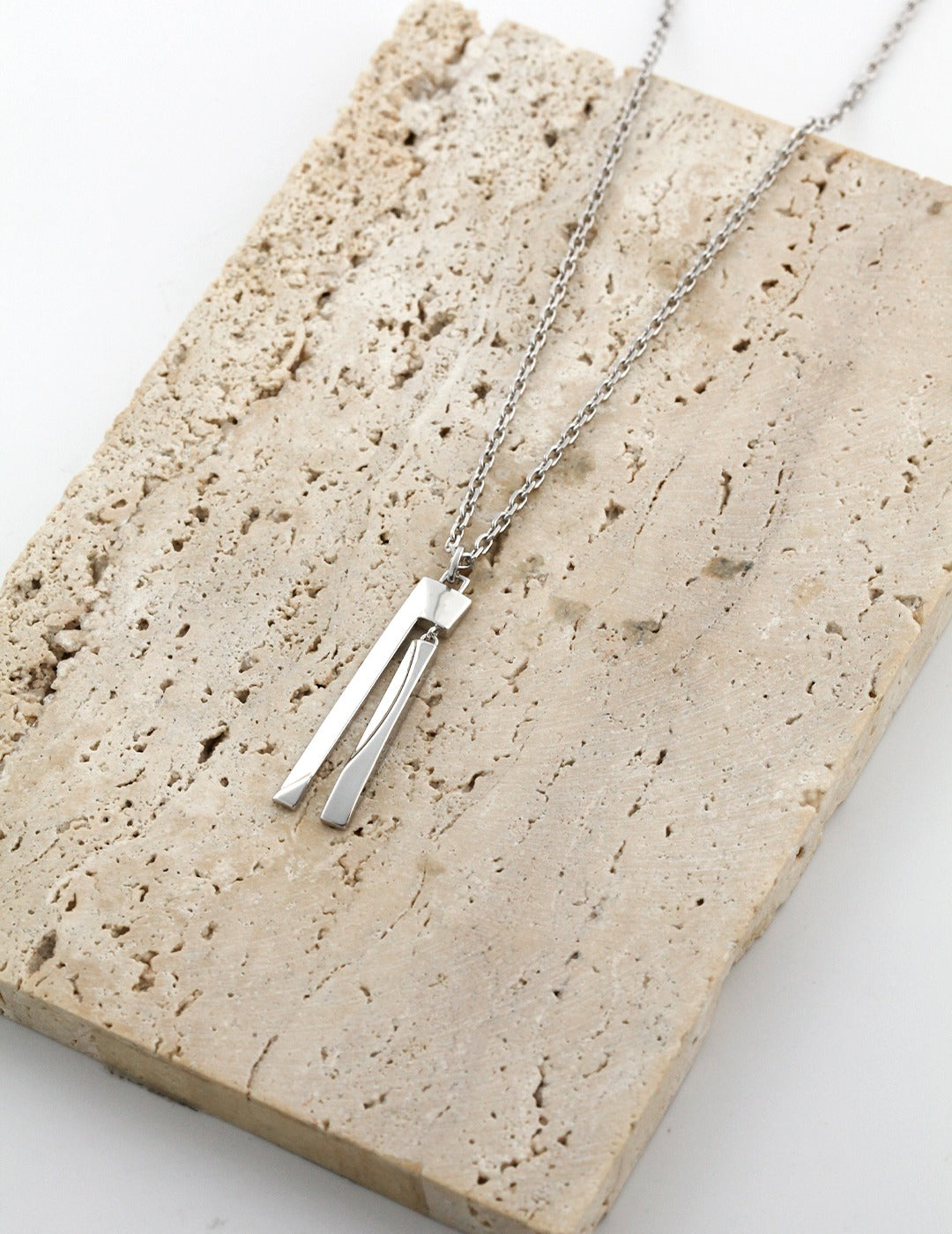 GEOMETRIC SCULPTURE SERIES NECKLACE
