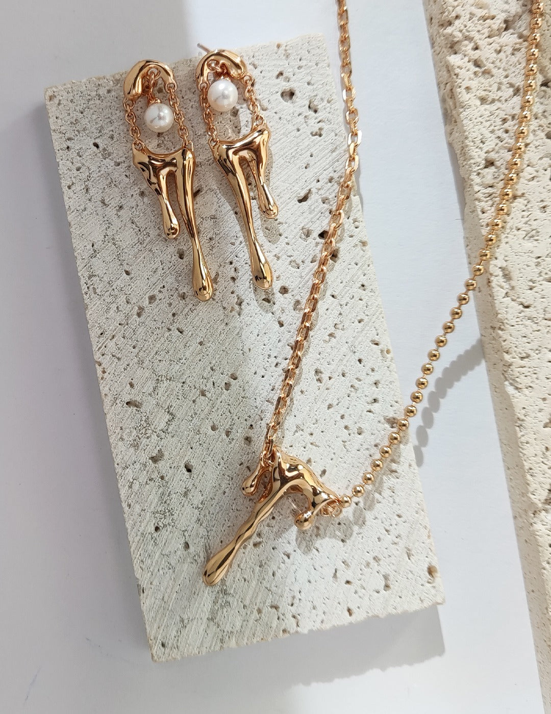 STERLING SILVER DRIPPING PENDANT NECKLACE