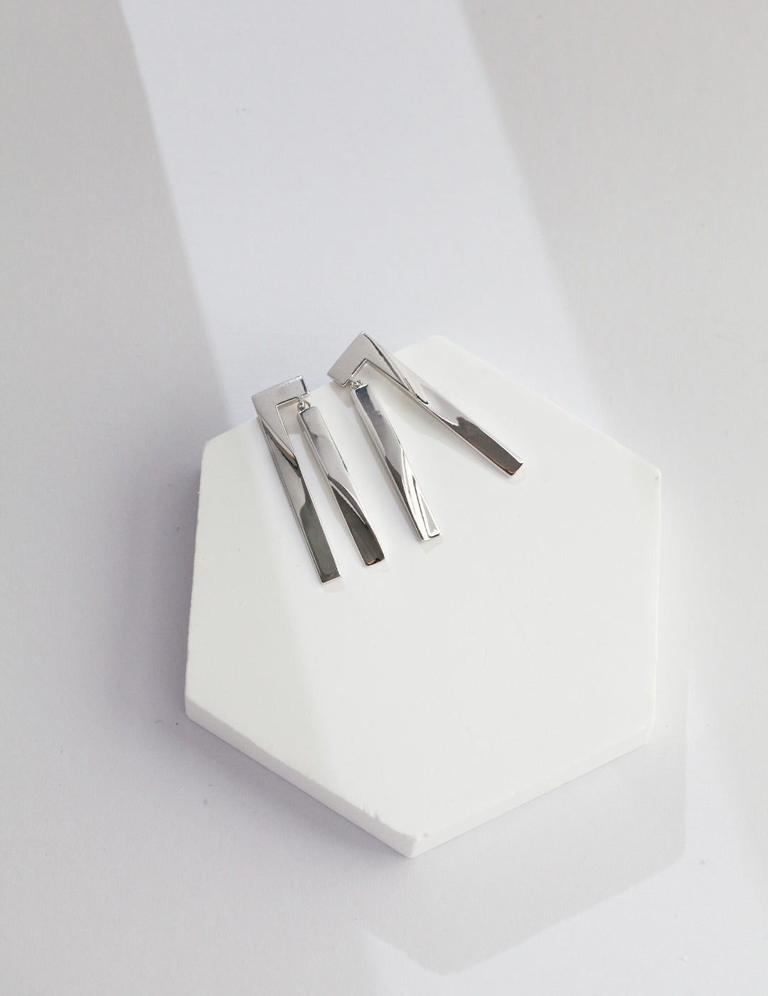 GEOMETRIC SCULPTURE SERIES STERLING SILVER SIMPLE EARRINGS