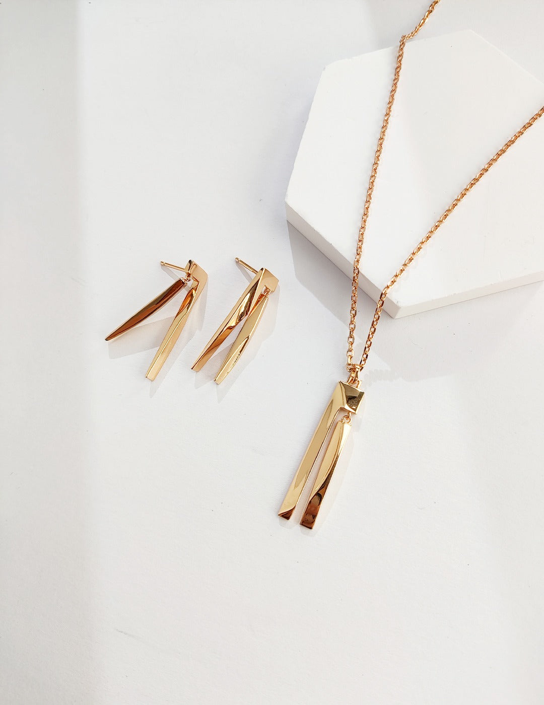 GEOMETRIC SCULPTURE SERIES STERLING SILVER SIMPLE EARRINGS