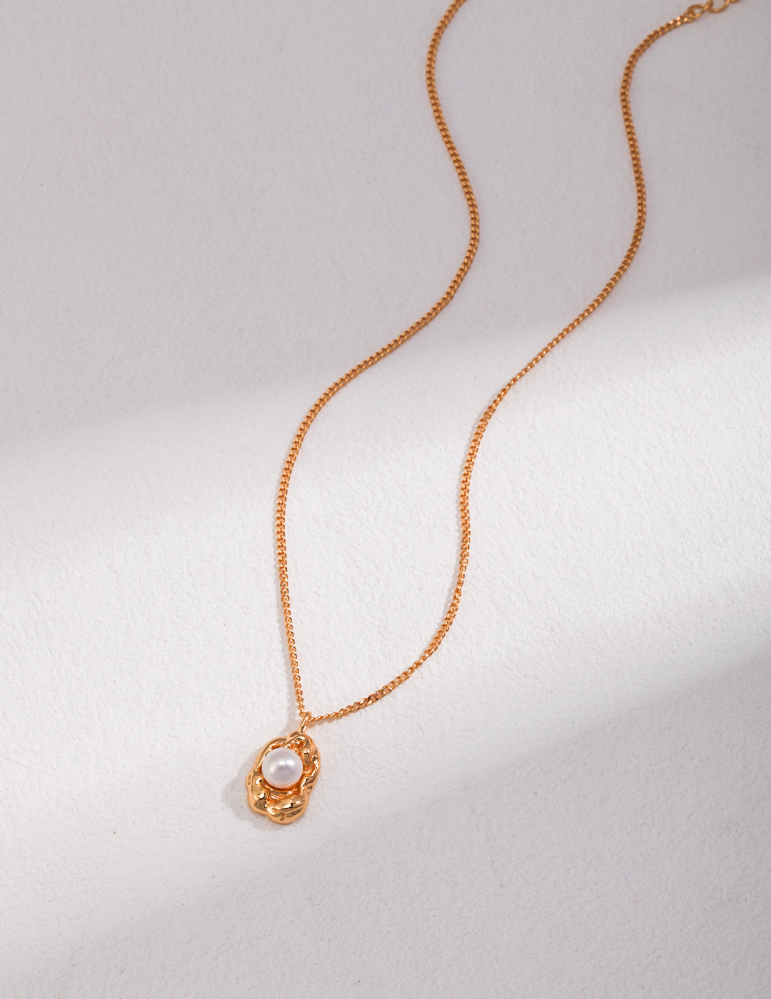 STERLING SILVER FLOWER DESIGN NATURAL PEARL NECKLACE