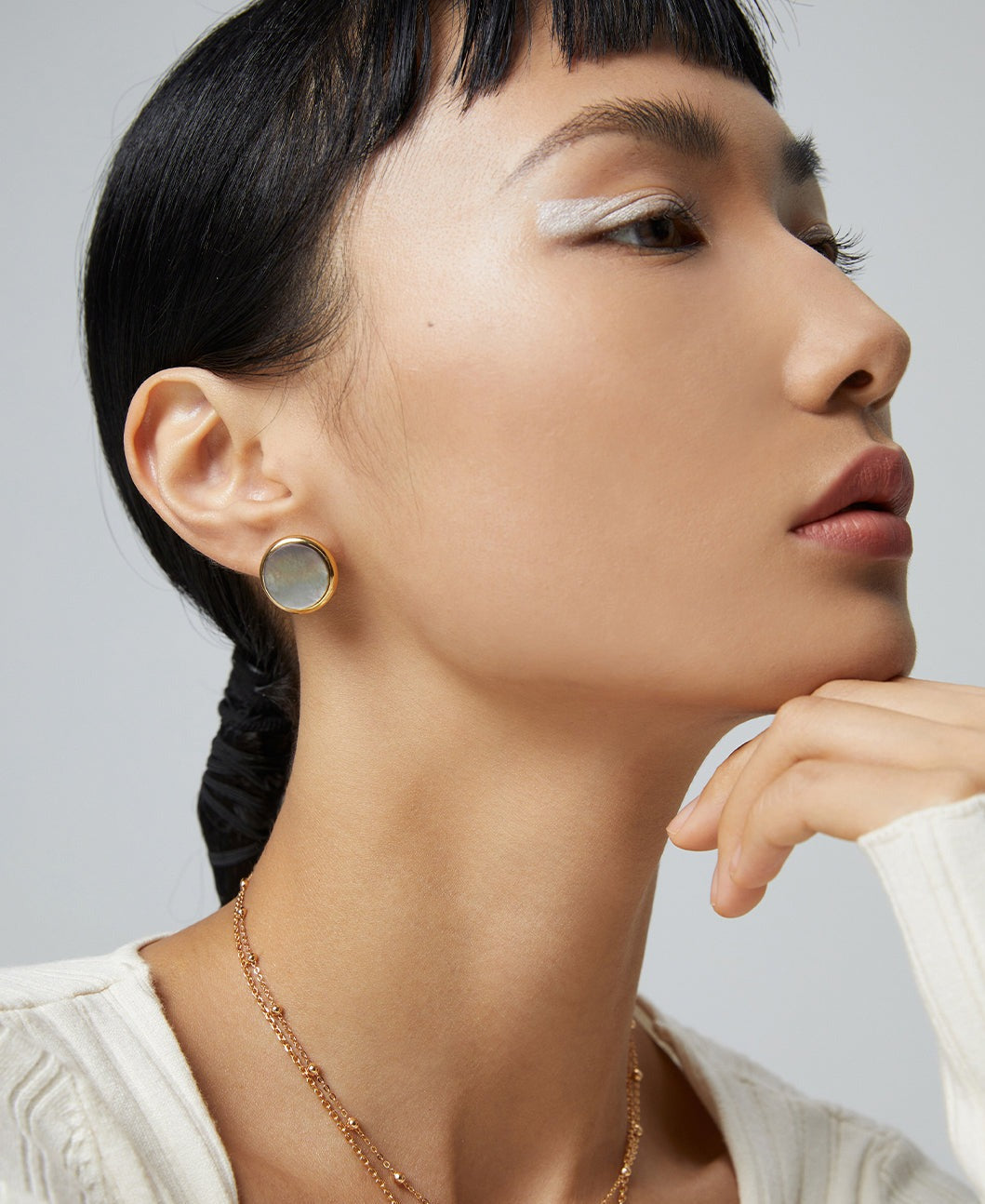 STERLING SILVER BLACK SHELL EARRINGS