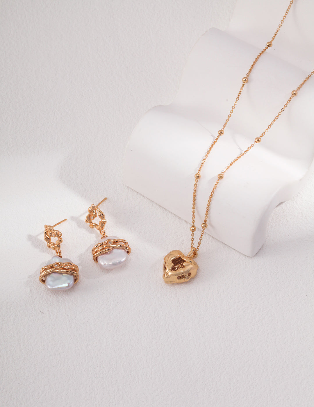 STERLING SILVER HEART SHAPED NECKLACE