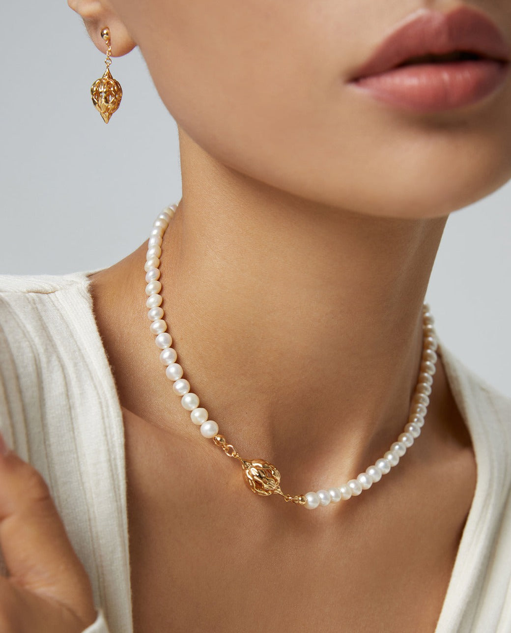 FLOWER CLUSTER SERIES STERLING SILVER PEARL NECKLACE