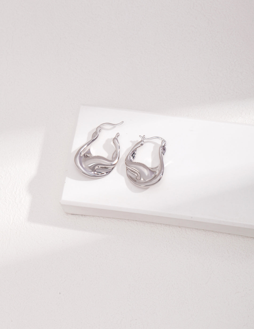 VERSATILE STERLING SILVER ABSTRACT SCULPTURAL DESIGN EARRINGS