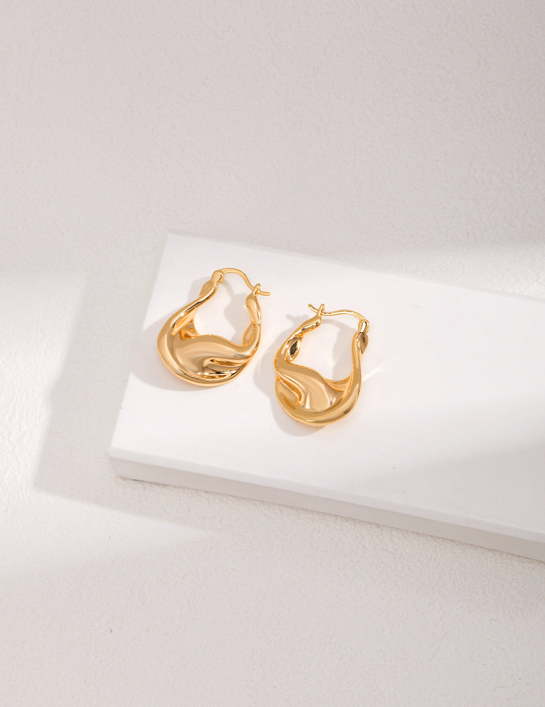 VERSATILE STERLING SILVER ABSTRACT SCULPTURAL DESIGN EARRINGS