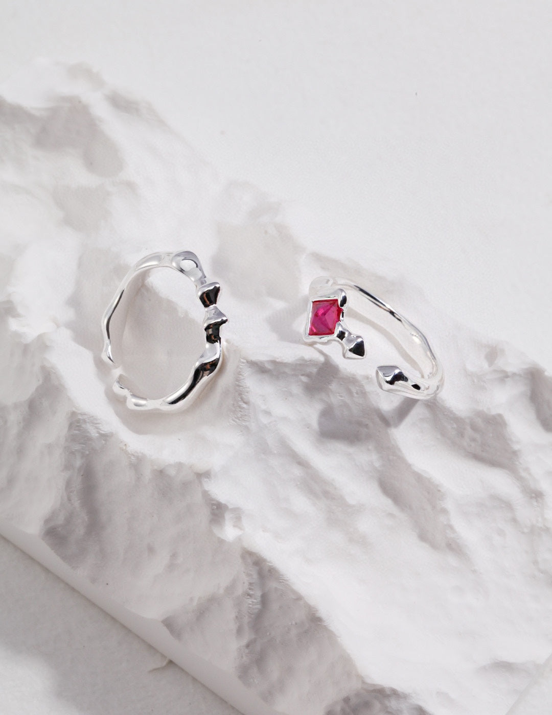 VERSATILE STACKING RINGS WITH TEETH DESIGN IN STERLING SILVER