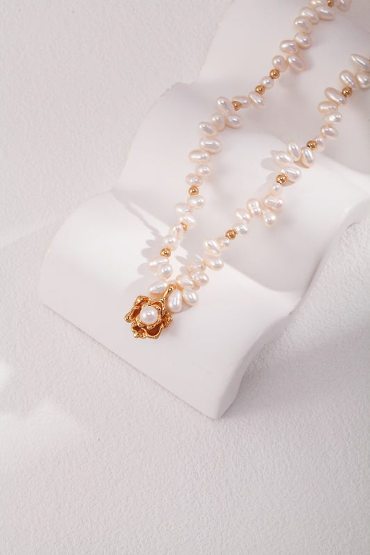 CAMELLIA PEARL NECKLACE