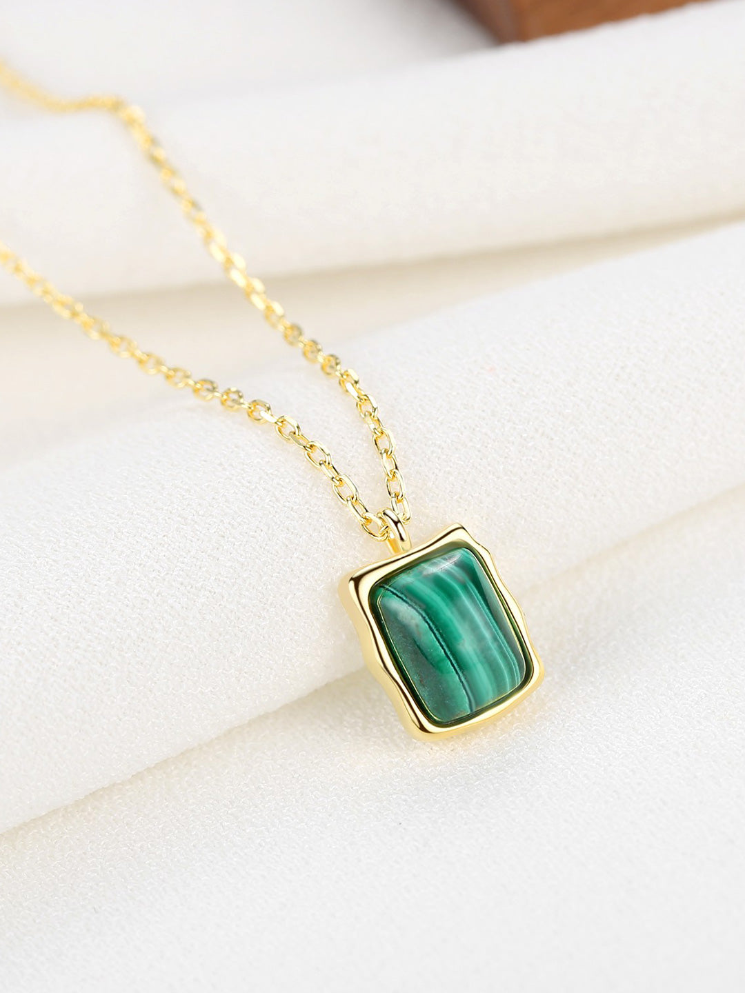 STERLING SILVER MALACHITE SQUARE PENDANT NECKLACE