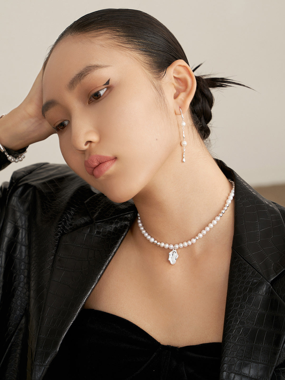 JINBO SERIES CLASSIC SILVER NATURAL PEARL NECKLACE