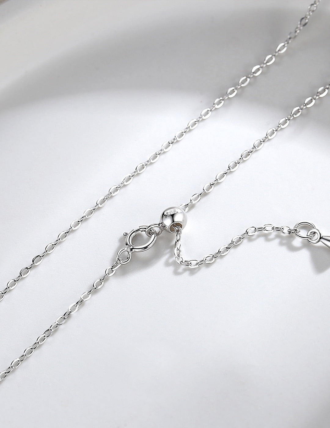 PLAIN SILVER ADJUSTABLE NECKLACE