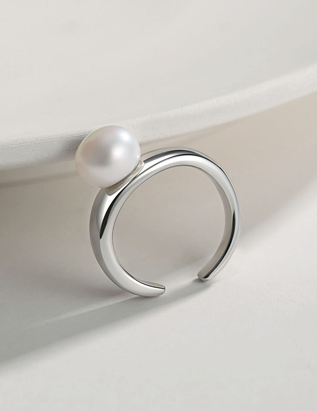 STERLING SILVER PEARL TAIL RING