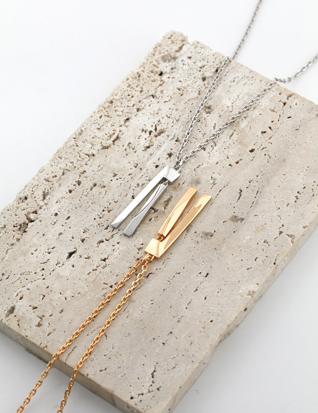 GEOMETRIC SCULPTURE SERIES NECKLACE