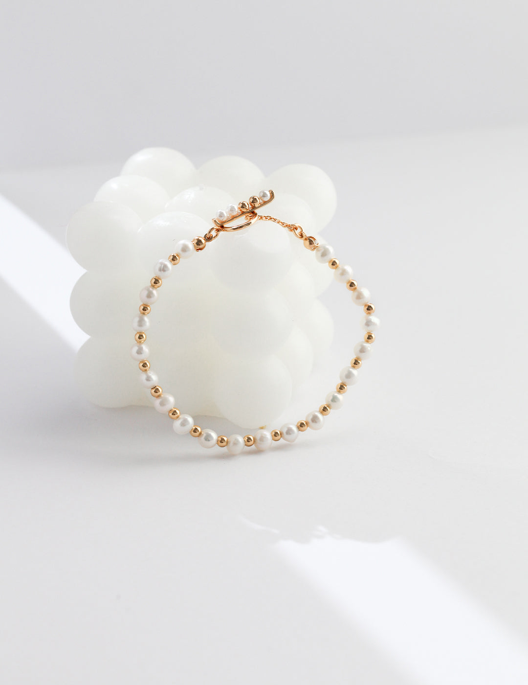 STERLING SILVER TWO-TONE PEARL BRACELET