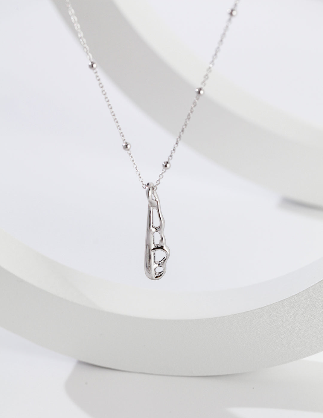 STERLING SILVER PENDANT NECKLACE