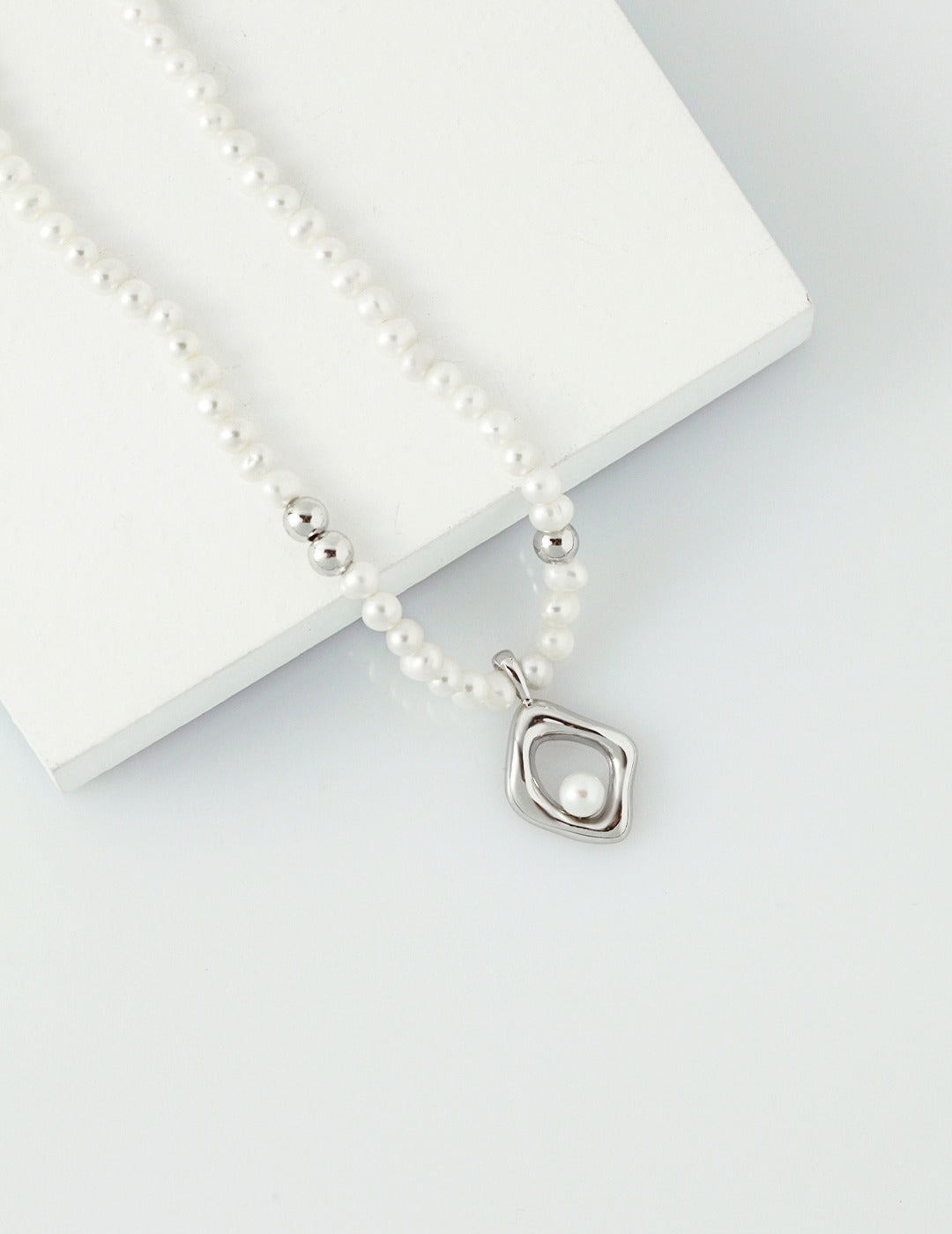 STERLING SILVER PEARL GEOMETRIC  PENDANT NECKLACE