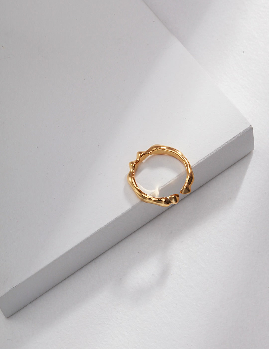 VERSATILE STACKING RINGS WITH TEETH DESIGN IN STERLING SILVER