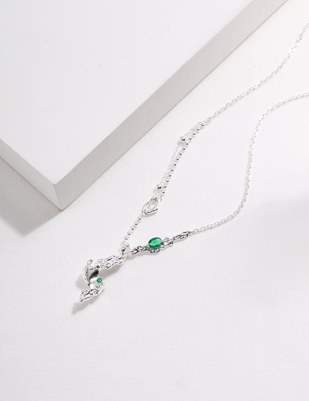 STERLING SILVER ZIRCON TWISTED NECKLACE