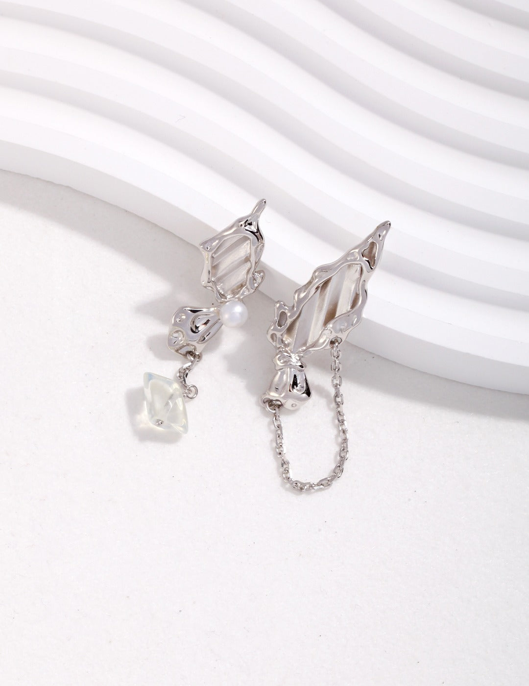 STERLING SILVER NATURAL PEARL BUTTERFLY AB ASYMMETRIC EARRINGS