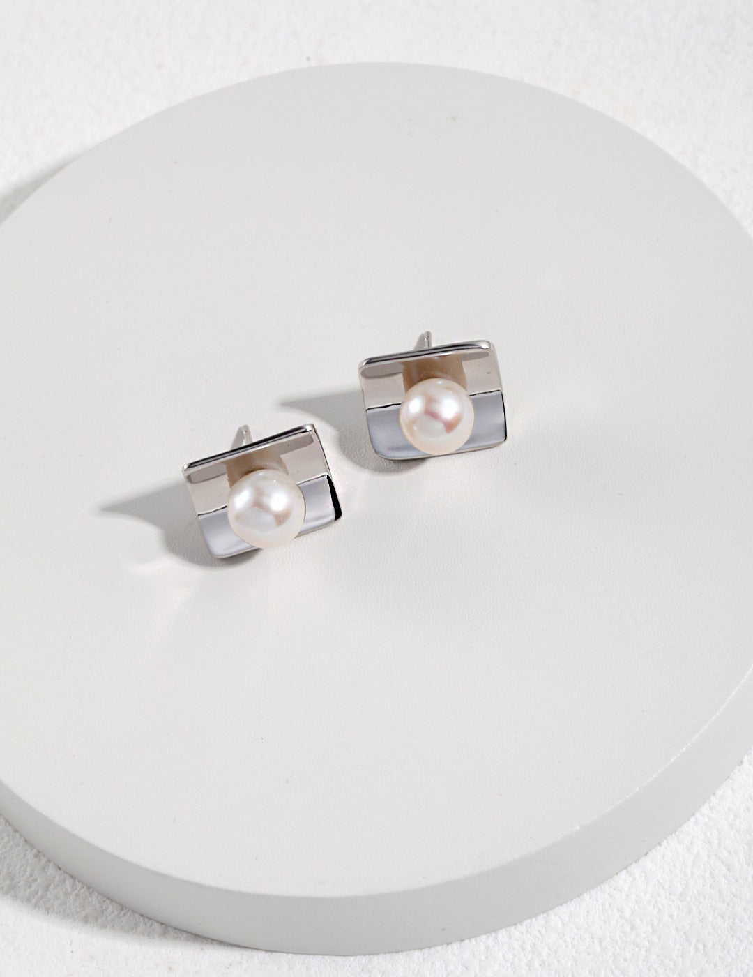 STERLING SILVER PEARL CLASSIC STUD EARRINGS