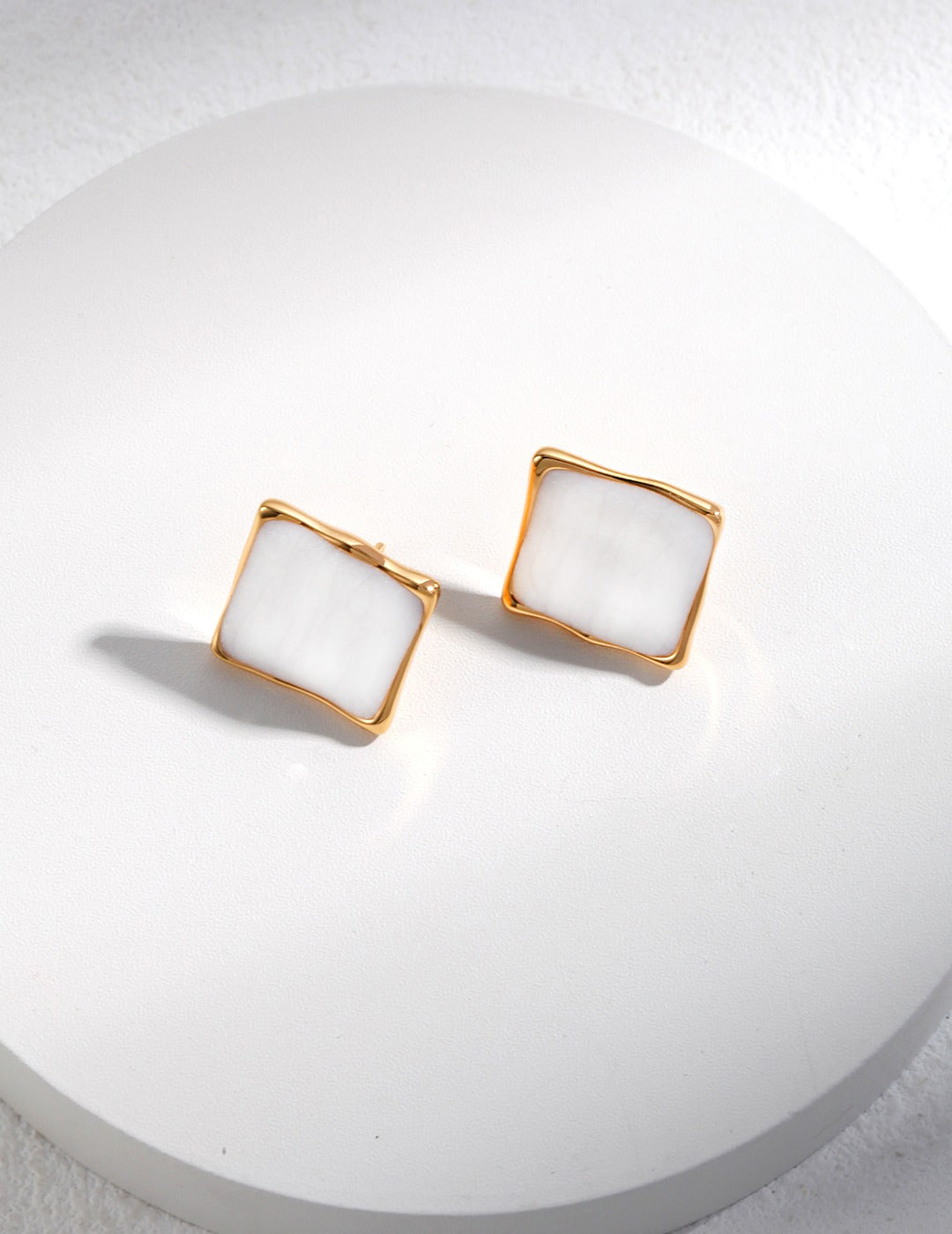 MINIMALIST CREAM DRIP GLAZE SQUARE STUD EARRINGS