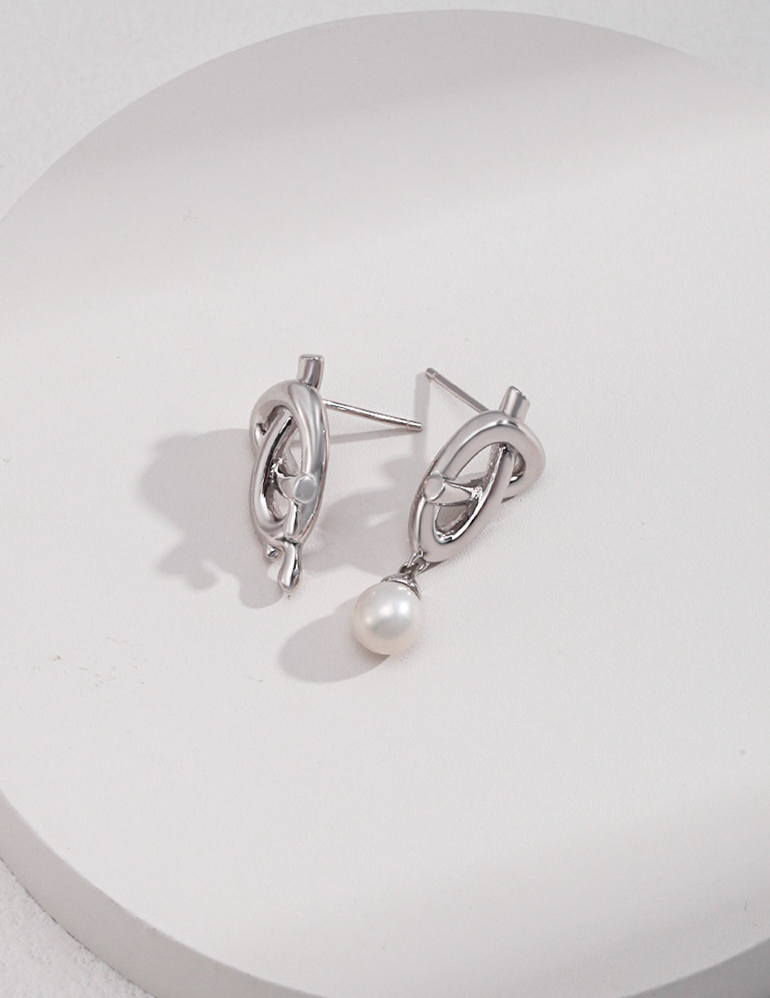 LOVE BOW SERIES STERLING SILVER AB PEARL EARRINGS