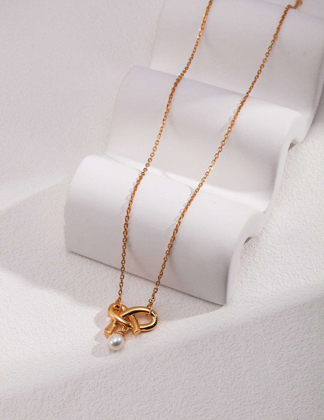 LOVE BOW SERIES STERLING SILVER PEARL NECKLACE