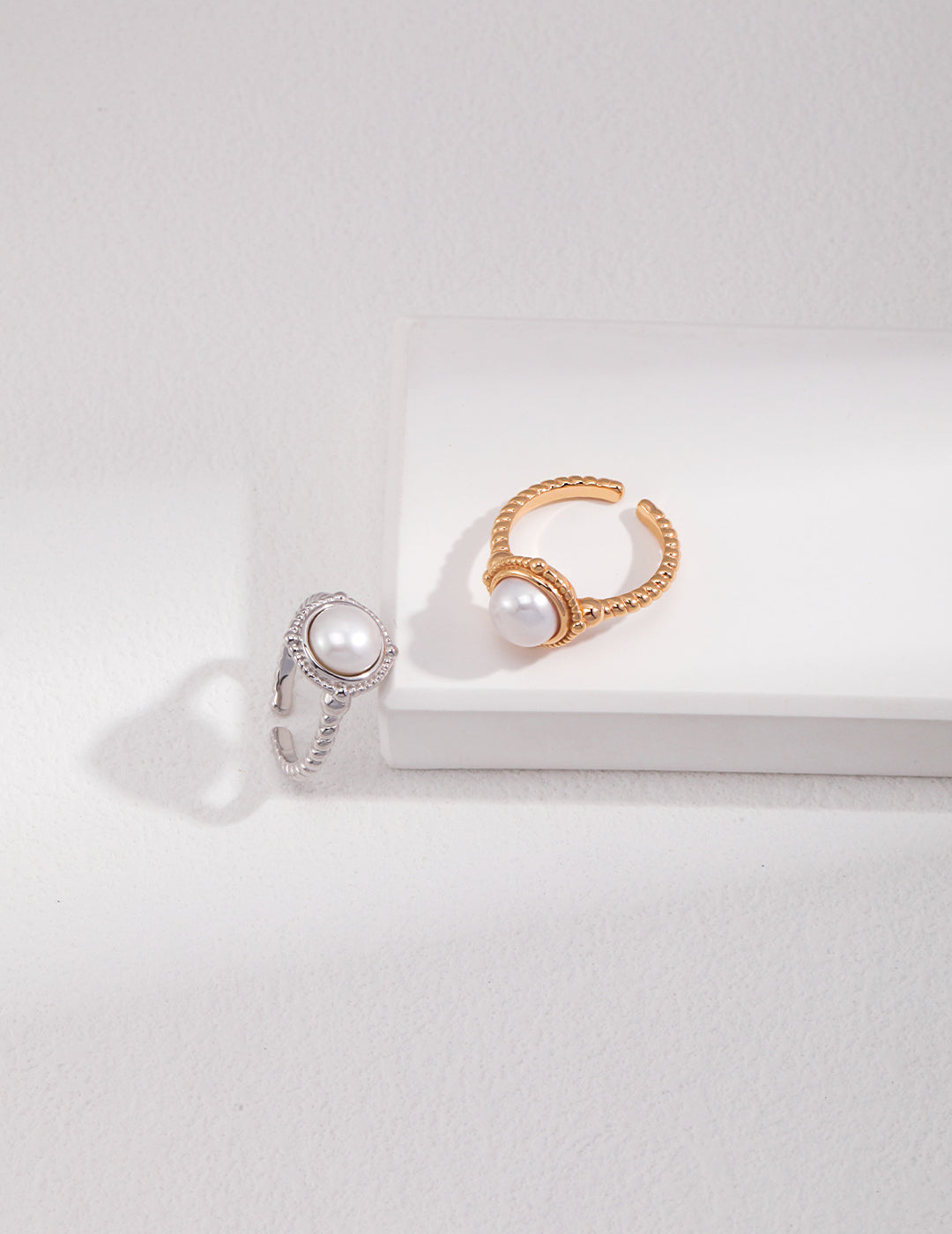 STERLING SILVER PEARL THREADED RING