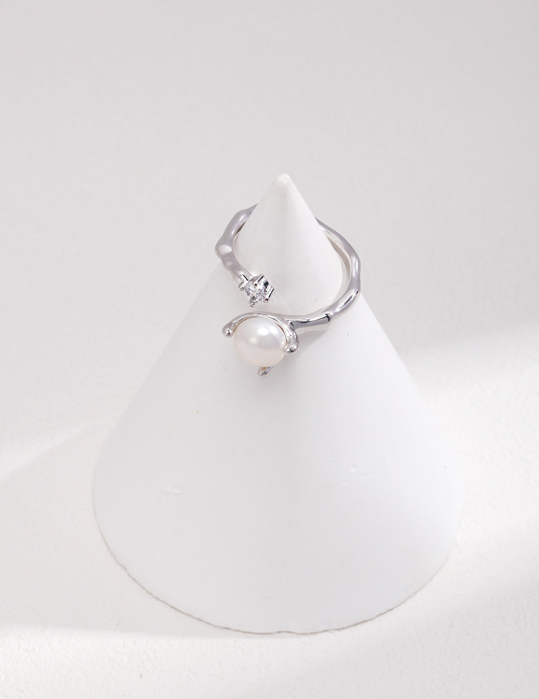 STERLING SILVER PEARL ZIRCON RING