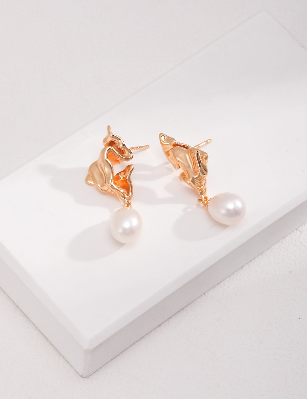 STERLING SILVER NATURAL PEARL STUD EARRINGS