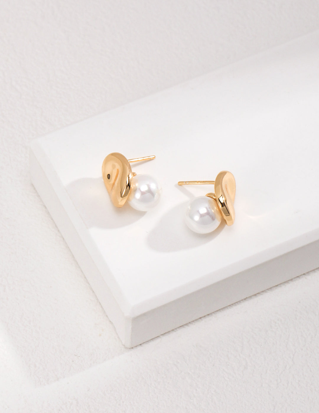 STERLING SILVER SHELL BEAN STUD EARRINGS