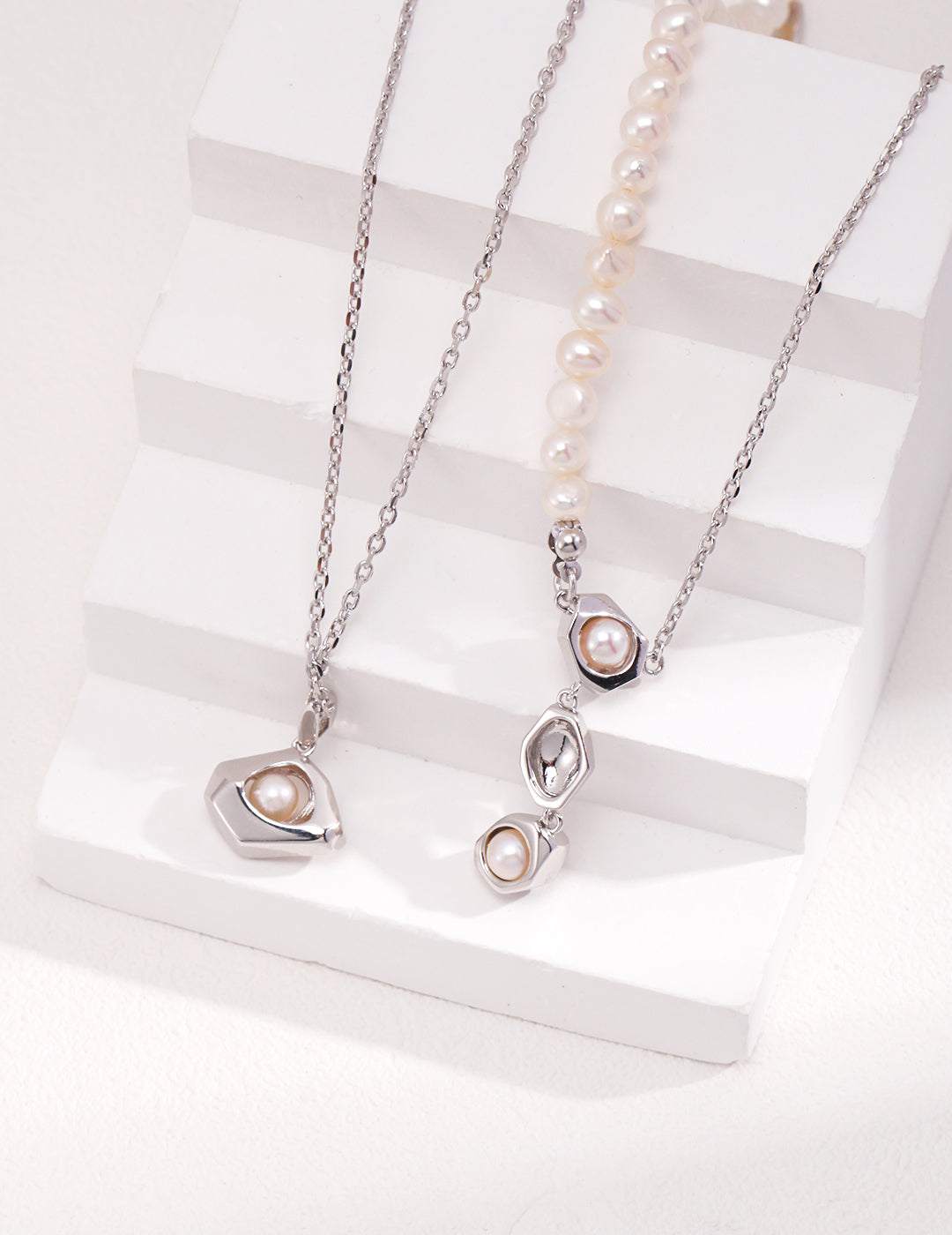 STERLING SILVER AB GEOMETRIC DESIGN NATURAL PEARL NECKLACE