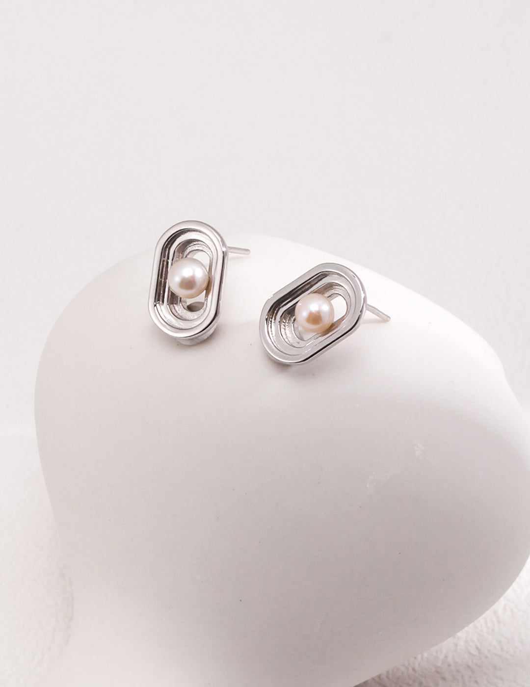 STERLING SILVER NATURAL PEARL ENTWINE STUD EARRINGS