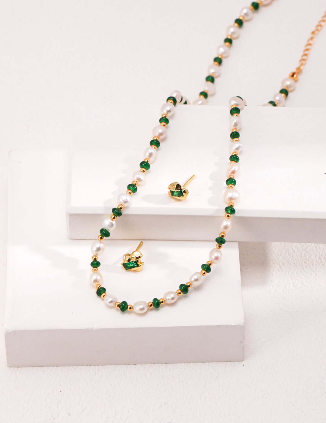 NATURAL PEARL SYNTHETIC EMERALD NECKLACE