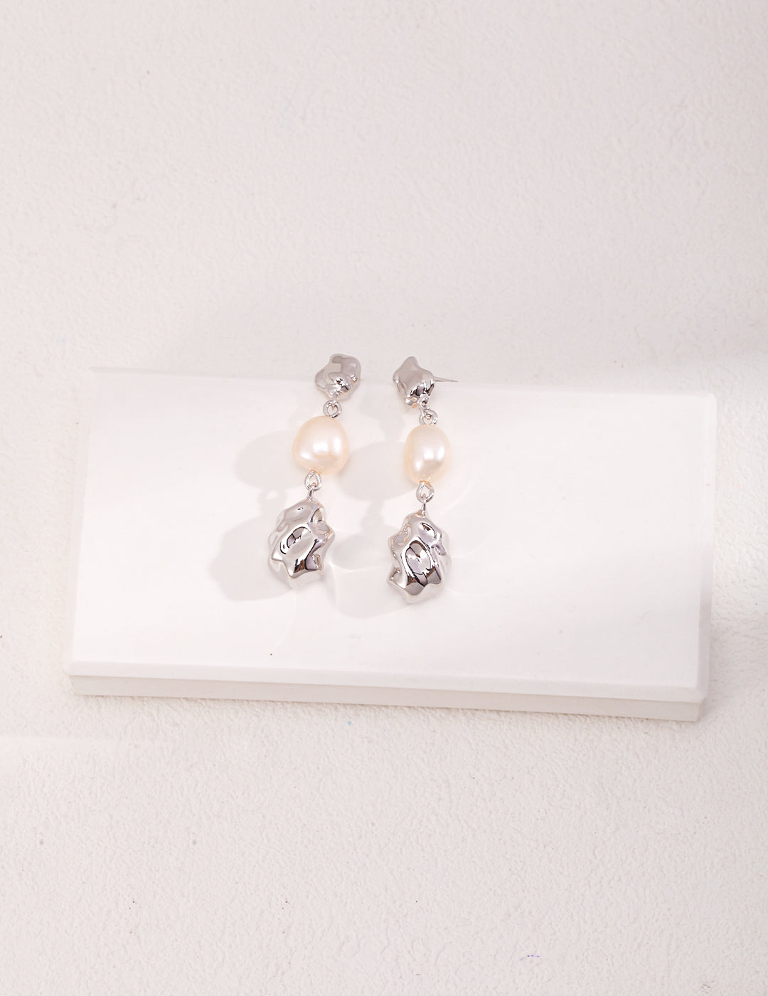 NATURAL BAROQUE PEARL EARRINGS