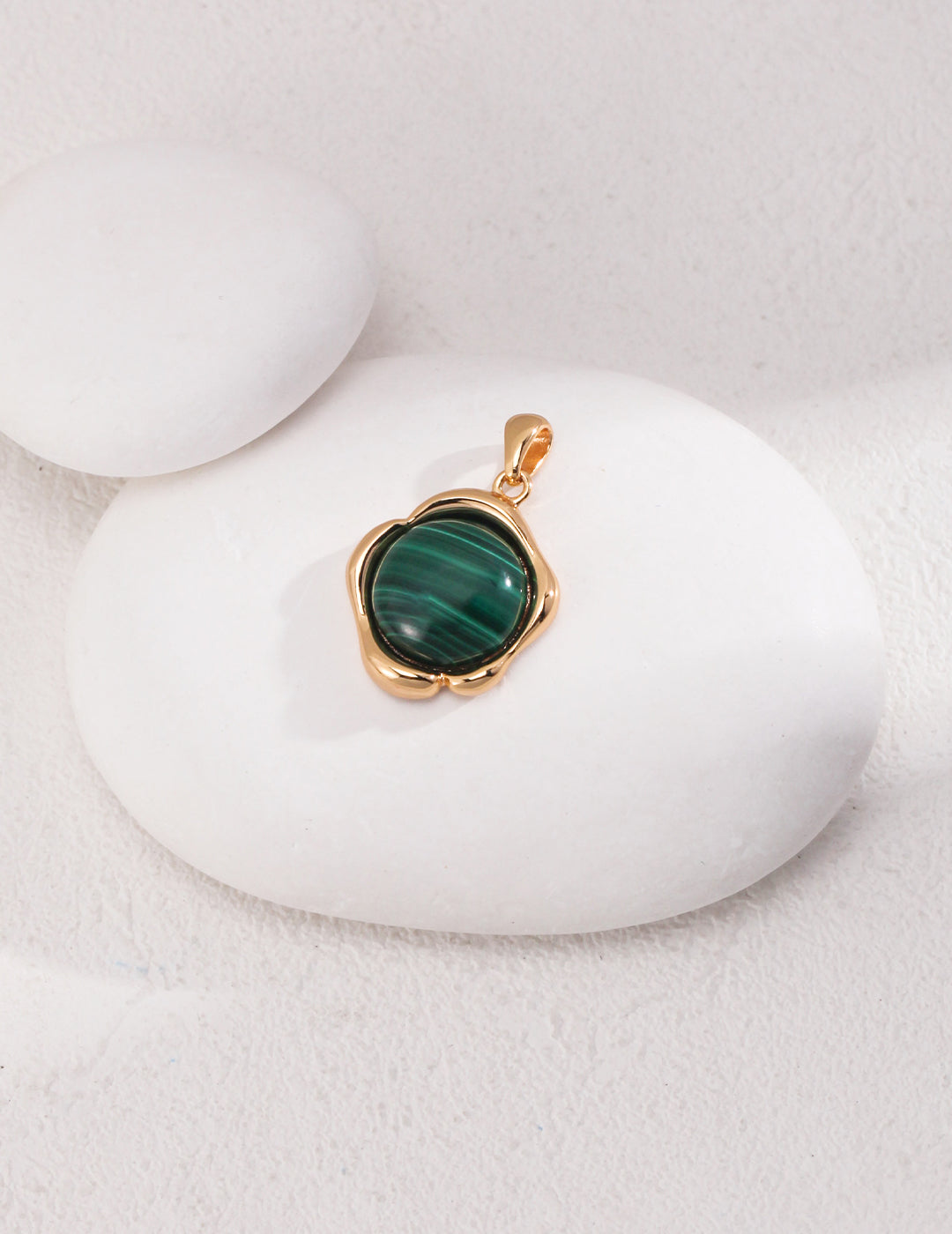 STERLING SILVER MALACHITE CLASSIC PENDANT NECKLACE